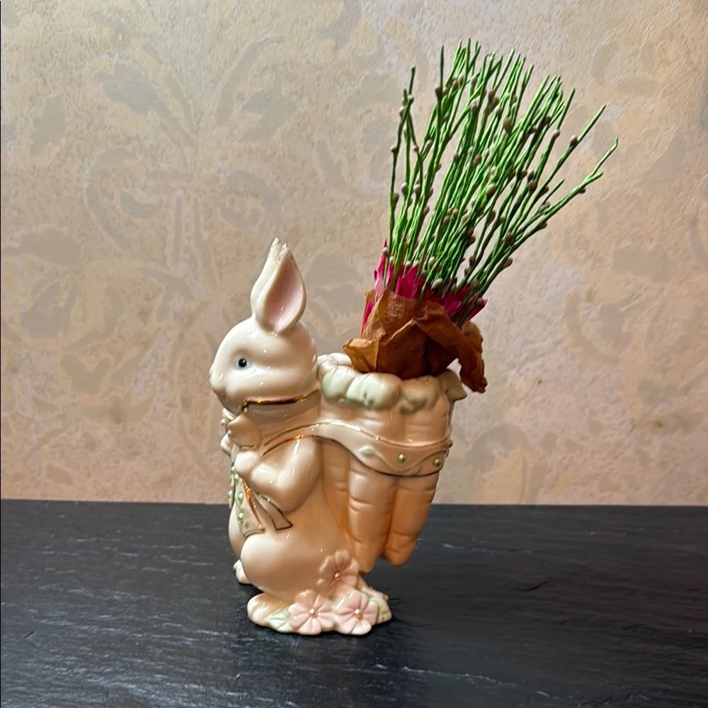 Lenox Petals and Pearls Rabbit Bid Vase.
